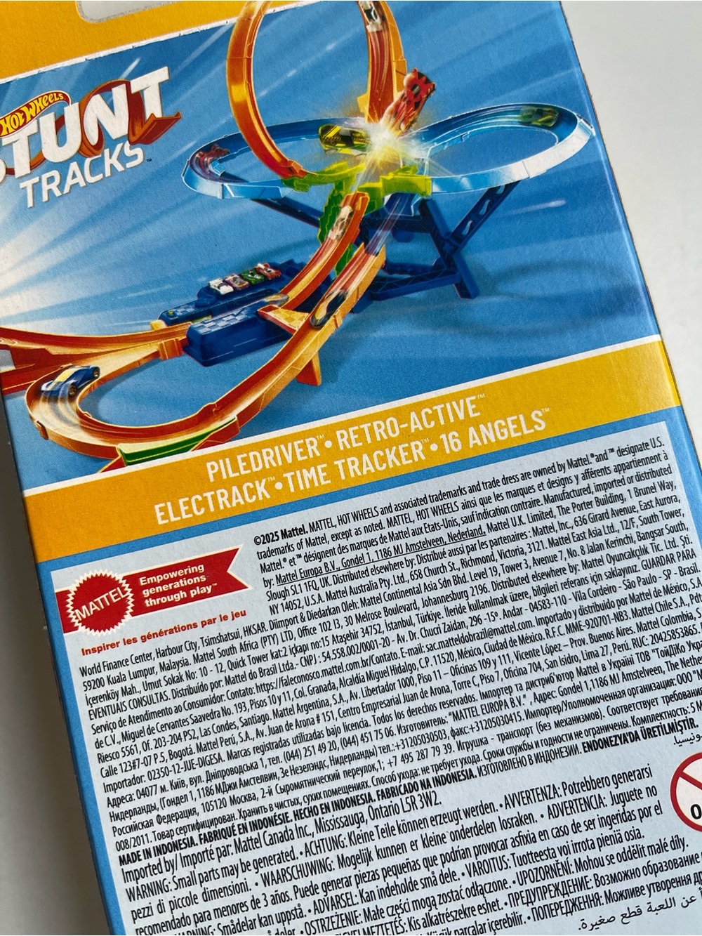 2025 Mattel Hot Wheels 5-Car Stunt Pack, Looped Tracks - Picture 3 of 5